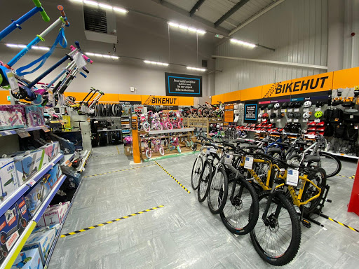 Halfords - Corby - Visual