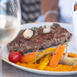 Photo n°16 de Le France - Brasserie Moderne - Port de Toulon à Toulon (Restaurant)
