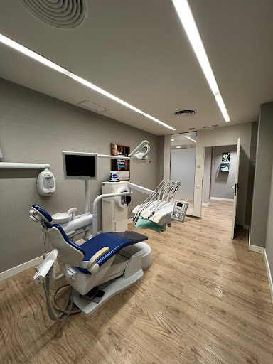 Centre Dental Milenium Maragall Gallery - Spain