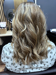 Photo n°18 de En Evidence à Chalon-sur-Saône (Salon de coiffure)