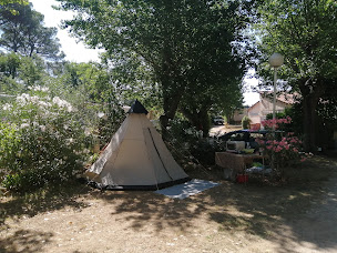 Photo n°2 de CAMPING MUNICIPAL DU LAC à Besse-sur-Issole (Terrain de camping)