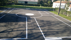 Photo n°23 de Signalisation routière - SANTOS MARQUAGE à Cenon (Société de travaux publics)