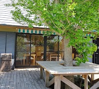 梅とハーブの森