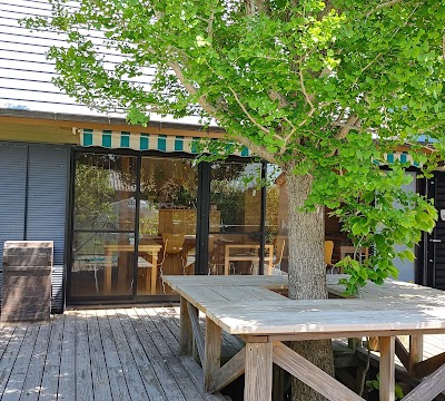 梅とハーブの森