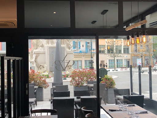 Le Philybert Restaurant Savoyard Steakhouse - Thumbnail