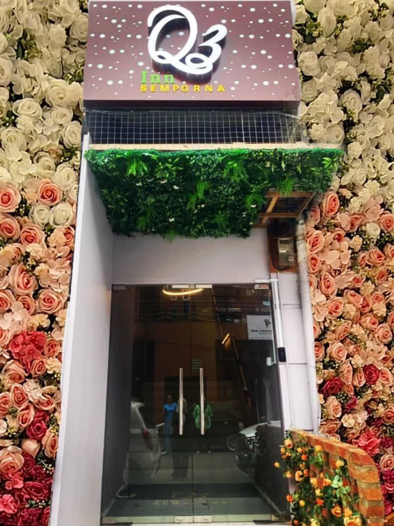 Q3 INN HOTEL