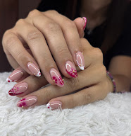 Lili du sourire aux ongles à Saint-Germain-Laval