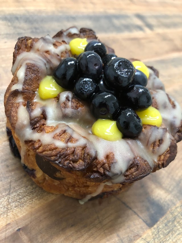 Twisted Croissant