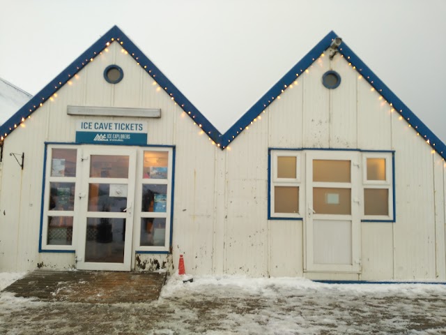 Jökulsárlón - Glacier Lagoon | Boat Tours and Cafe