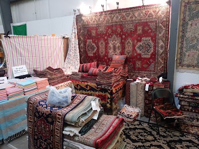 Photos of Lakewood 400 Antiques Market