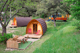 Photo n°1 de Camping La Pinède des Mées, hébergements insolites à Les Mées (Terrain de camping)