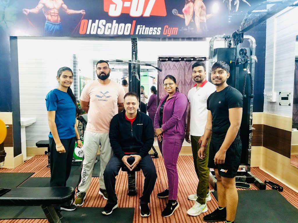 S 07 Old School Fitness Gym