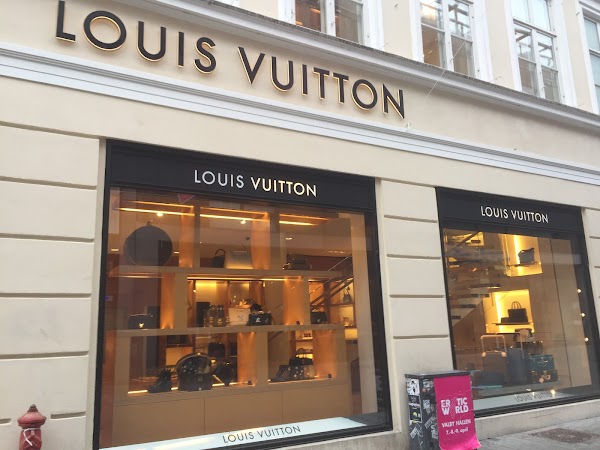 Louis Vuitton, — adresse, telefon, åbningstider, anmeldelser