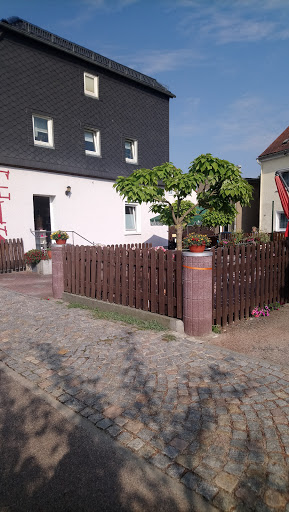 Sandra Schubert Eiscafe Dienstag bis Freitag nur Straßenverkauf,Sonn und Feiertage mit Bedienung - Thumbnail