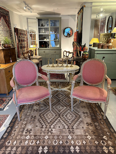 Tryon Antiques - Visual