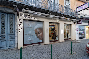 Photo n°5 de Akhira Lourdes | Salon de coiffure & Barbier à Lourdes (Barbier)