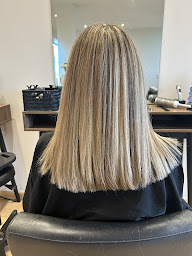 Photo n°22 de Salon Francesca - Coiffeur Porto Vecchio à Porto-Vecchio (Magasin de produits de beauté)