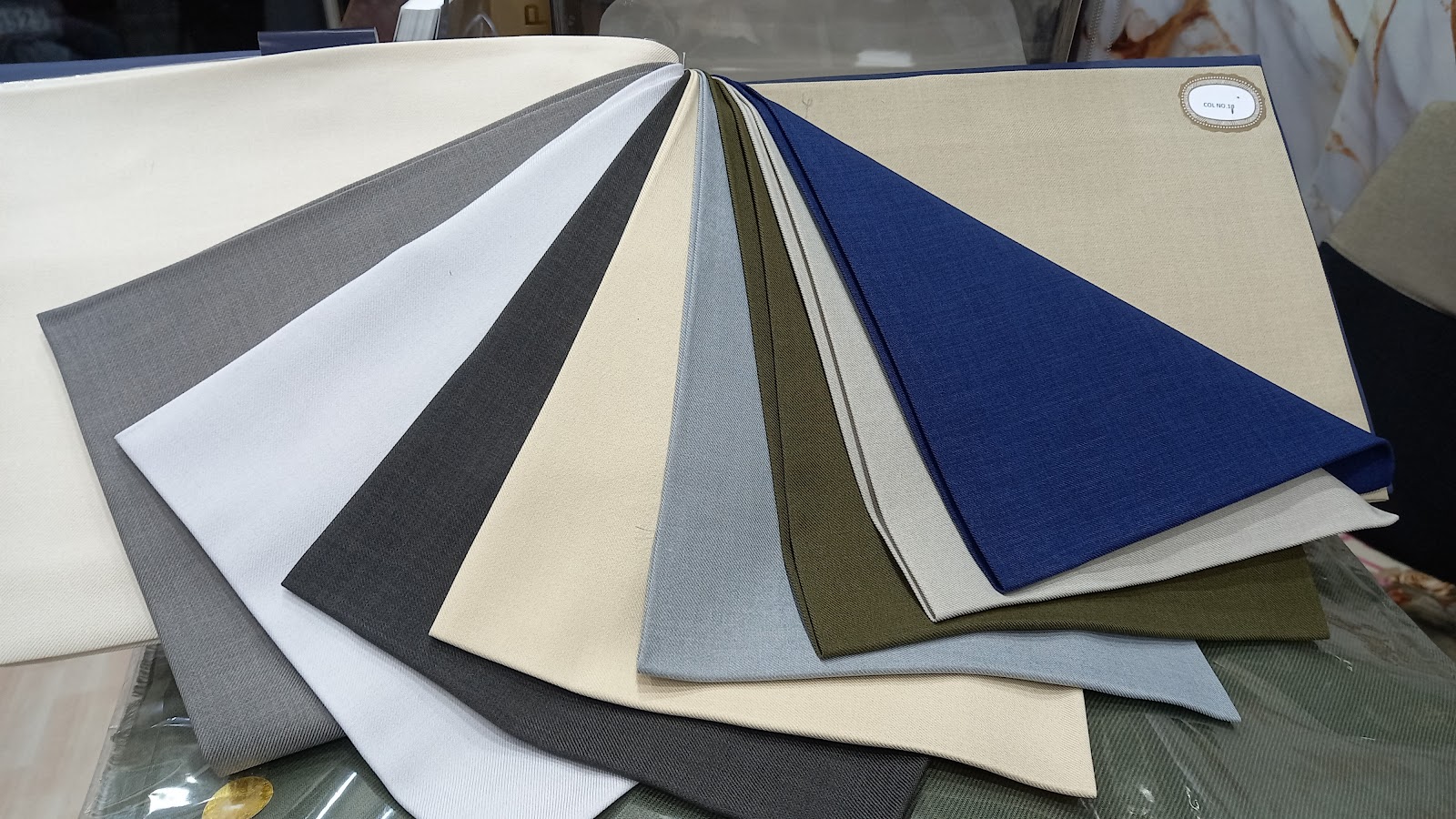 Al HAMOOR GENTS TAILORING AL SEEF MALL - الهامور للخياطة الرجالية فرع السيف مول - صورة 5