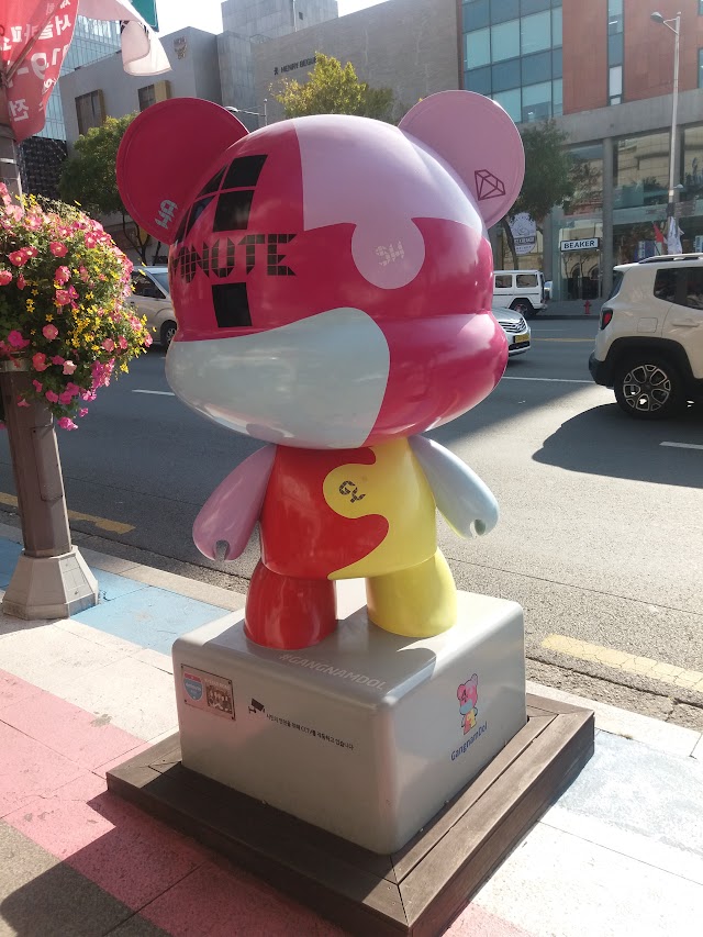 Apgujeong-rodeo Station (K212)