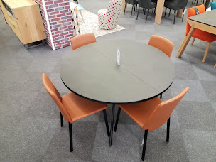 Photo n°2 de 4 PIEDS Rouen - Barentin à Barentin (Magasin de meubles)