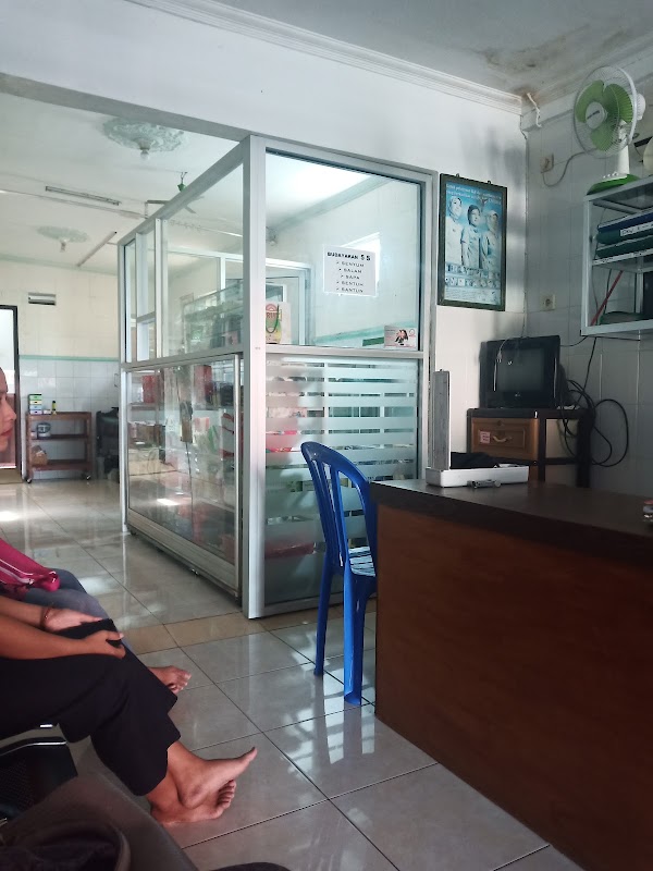 Bidan Hj. Siti Rahayu