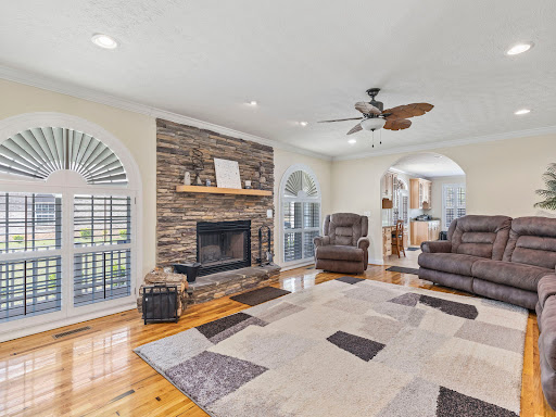 Tiffany Sanders, Realtor®/ Property Manager, w/ Lake Area Realty