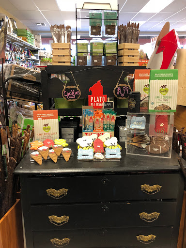 Tia's Tub 'n Toys Pet Store - Thumbnail