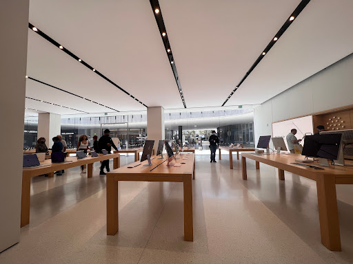 Apple Century City - Thumbnail