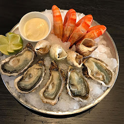 Photo n°99 de Pierrot Coquillages Kiosque, Restaurant, Livraison de fruits de mer & Poissons à Marseille (Marché aux poissons et fruits de mer)