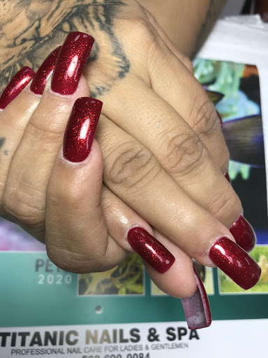 Titanic Nails - Thumbnail