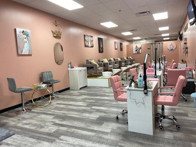 Lovella Nails And Spa interior view