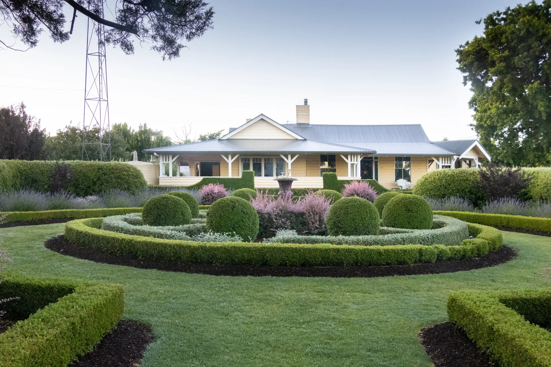 The Bungalow & Ivy Leaf Chapel Bed & Breakfast & Wedding Venue