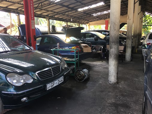 Weliweriya Mercedes Benz Work Shop, Author: Chathura Wanniarachchi