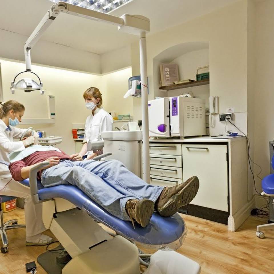 Emergency Tooth Extraction in London