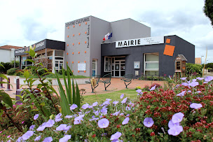 Photo n°2 de Mairie de La Ferrière 85280 à La Ferrière (Hôtel de ville)