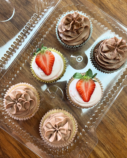 Champagne Cakery - Thumbnail