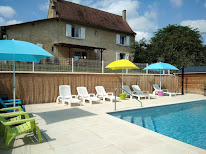 Domaine du Favayral (Gîte Touristique) Maison avec piscine à Payrac