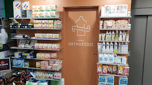 Photo n°21 de Pharmacie du Champ de Mars 💊 Totum à Ambérieu-en-Bugey (Magasin de vitamines et compléments alimentaires)