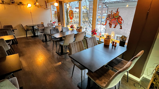 Aaima Kitchen - Visual