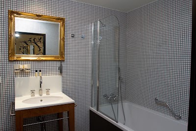 Photos of EA Theresian Court Hotel