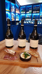 Photo n°45 de Les Vins de Montmartre à Paris (Cave à vins)