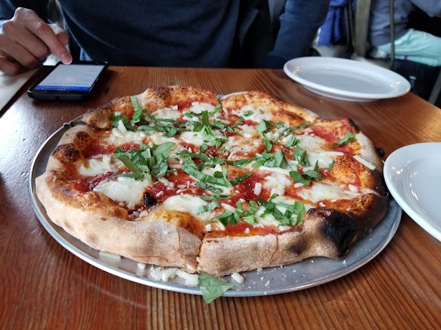 Solstice Wood Fire Cafe & Bar