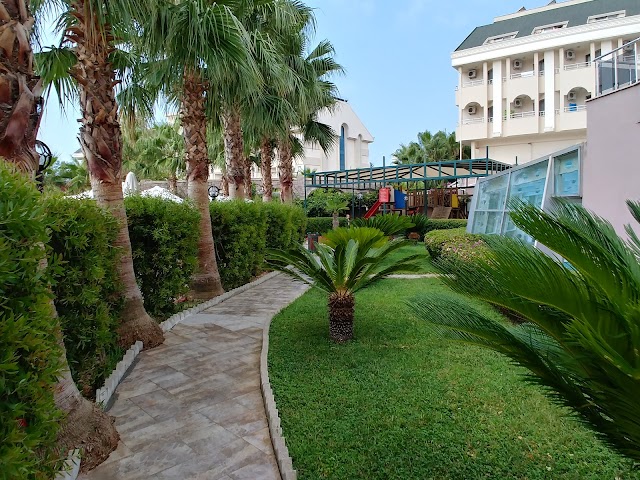 Lilyum Hotel Side