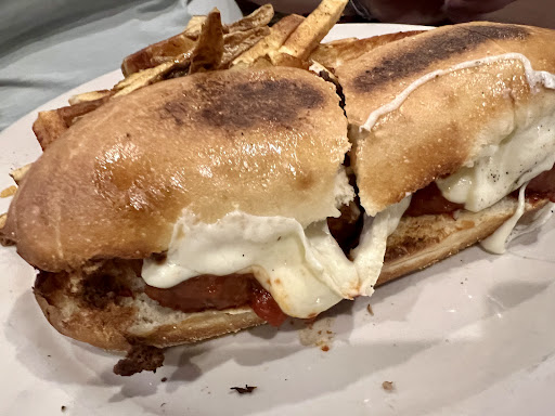 Riardo's Bar & Grill - Thumbnail