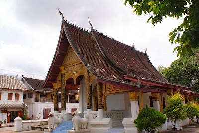Photos of wat si moung khoun