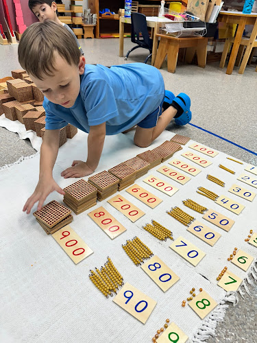 Mi Casita Montessori School