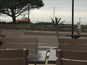 Photo n°43 de Coté Mer à Concarneau (Marchand de glaces)