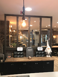 Photo n°4 de Atelier des Coiffeurs à Thonon-les-Bains (Salon de manucure)