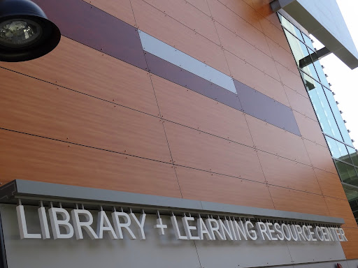 Los Angeles Harbor College Library - Thumbnail