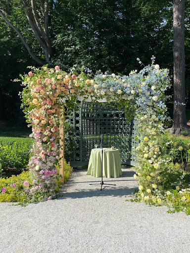 Many Graces Farm & Design - Thumbnail